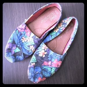 Tropical TOM shoes